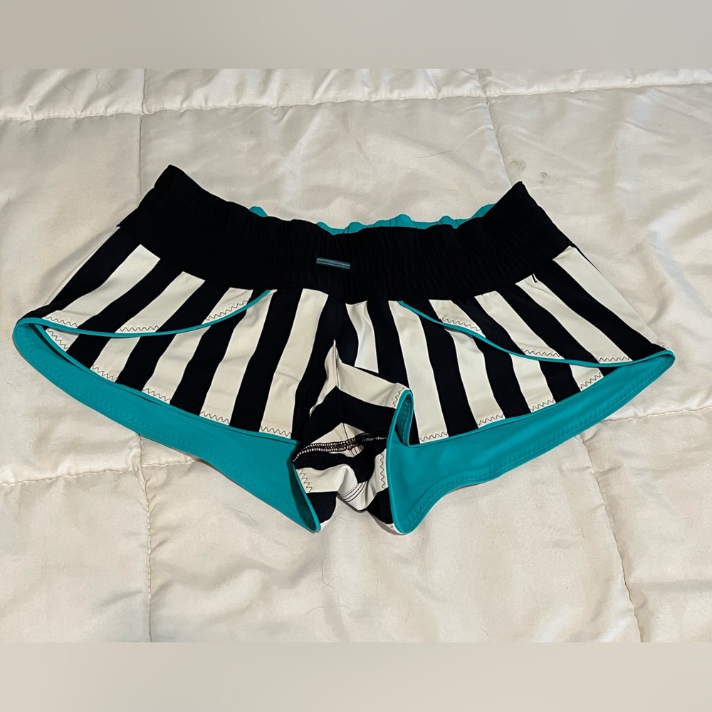 RARE reversible shorts. Super cute!!